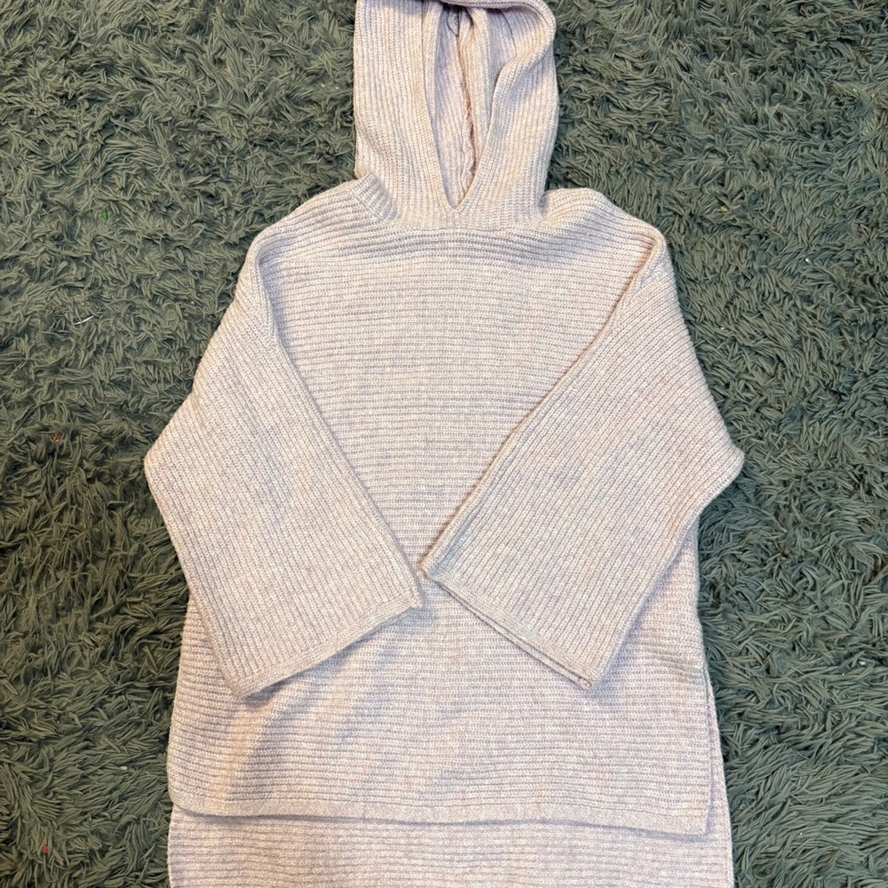 Old navy sweater